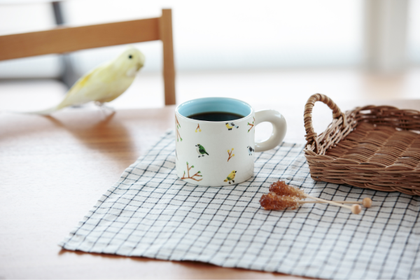 Dessin 手繪杯 - 藍色小鳥款式杯子裡裝著飲料的樣子