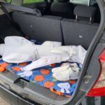 MIFFY 米菲 汽車後座懸掛式收納袋藍色款放在車尾箱使用的示範圖片